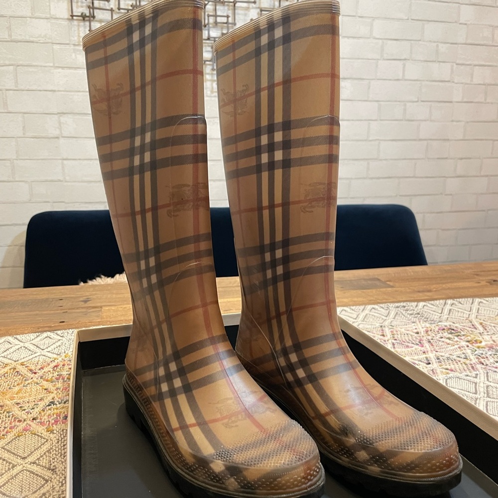 Authentic Burberry Haymarket Rain Boot No Band, Classic Check EUR 40 / UK 7